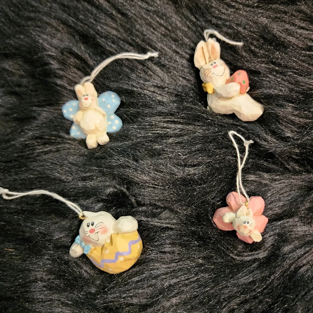 VINTAGE RARE FIND!Set of 4 Eddie Walker Easter Bunny Ornaments